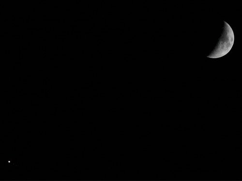 Conjunción de la Luna y Júpiter con sus satélites Conjunción de la Luna y Júpiter con sus satélites
