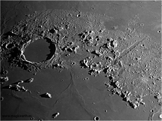 Región Mare Imbrium - Cráter Platón y Vallis Alpes